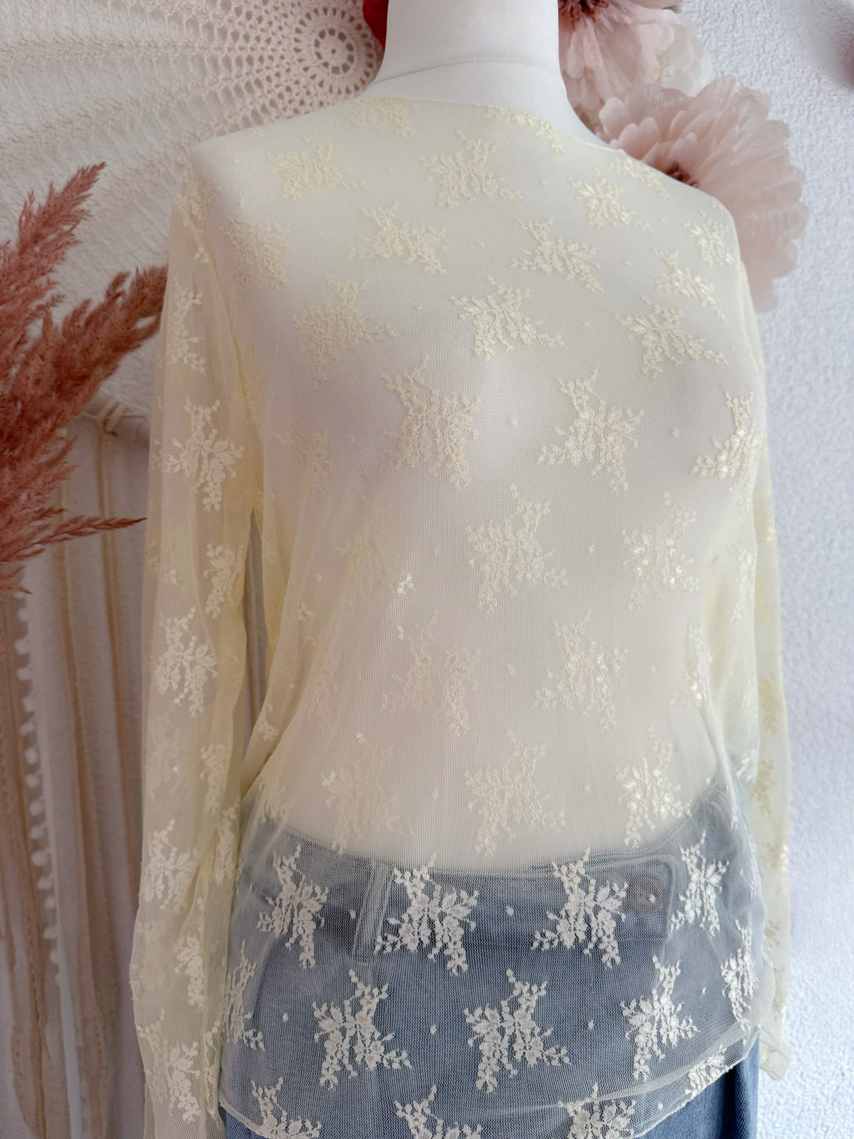 ZARTES SPITZEN-LANGARMSHIRT IN CREME - ONE SIZE -