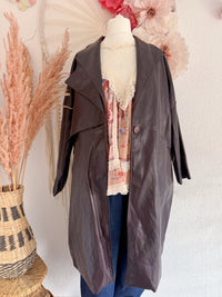 OVERSIZED-KUNSTLEDERMANTEL IN AUBERGINE - ONE SIZE -