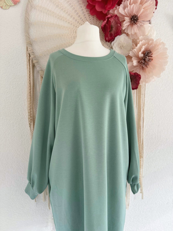OVERSIZED SWEATERKLEID IN LINDGRÜN - ONE SIZE -