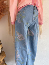 LÄSSIGE JEANS MIT ROMANTISCHEM BLUMENPRINT - ONE SIZE -