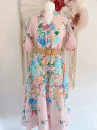 MIDIKLEID MIT BLUMENPRINT UND LOCHSPITZE  IN ROSÈ - ONE SIZE -