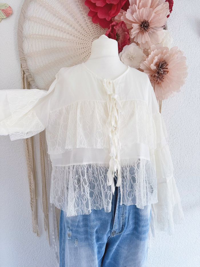 BLÜSCHEN MIT SCHLEIFEN UND SPITZE - ONE SIZE -