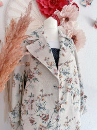 ROMANTISCHER GOBELIN BLAZER MIT BLUMENRANKEN - ONE SIZE -