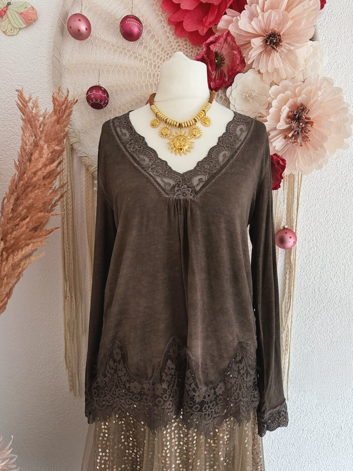 BASIC-SHIRT MIT SPITZE IN BRAUN - ONE SIZE -