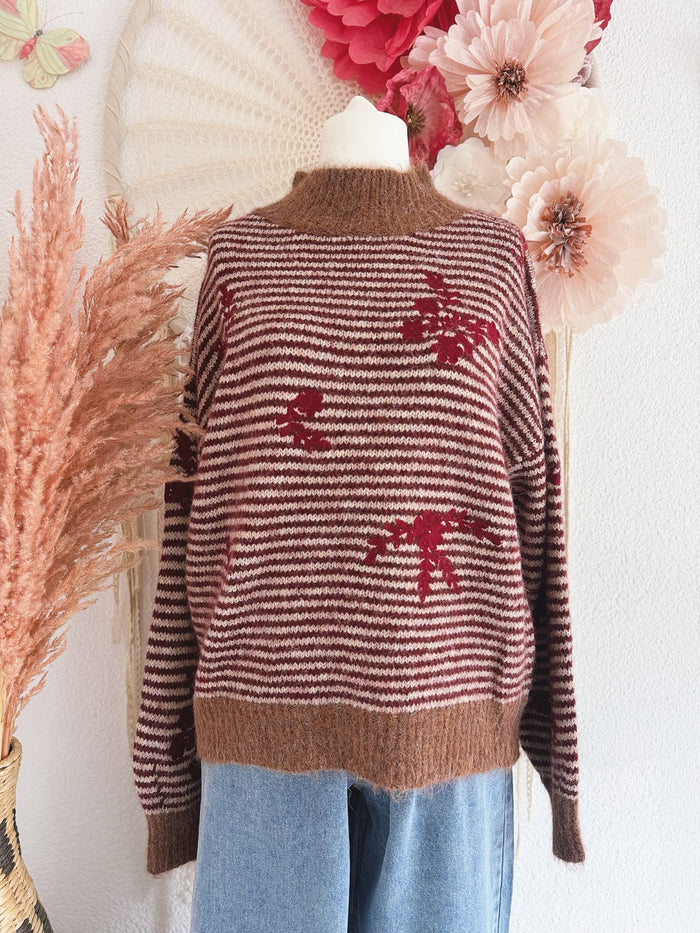 KUSCHELIGER STREIFENPULLOVER MIT BLÜMCHEN - ONE SIZE -