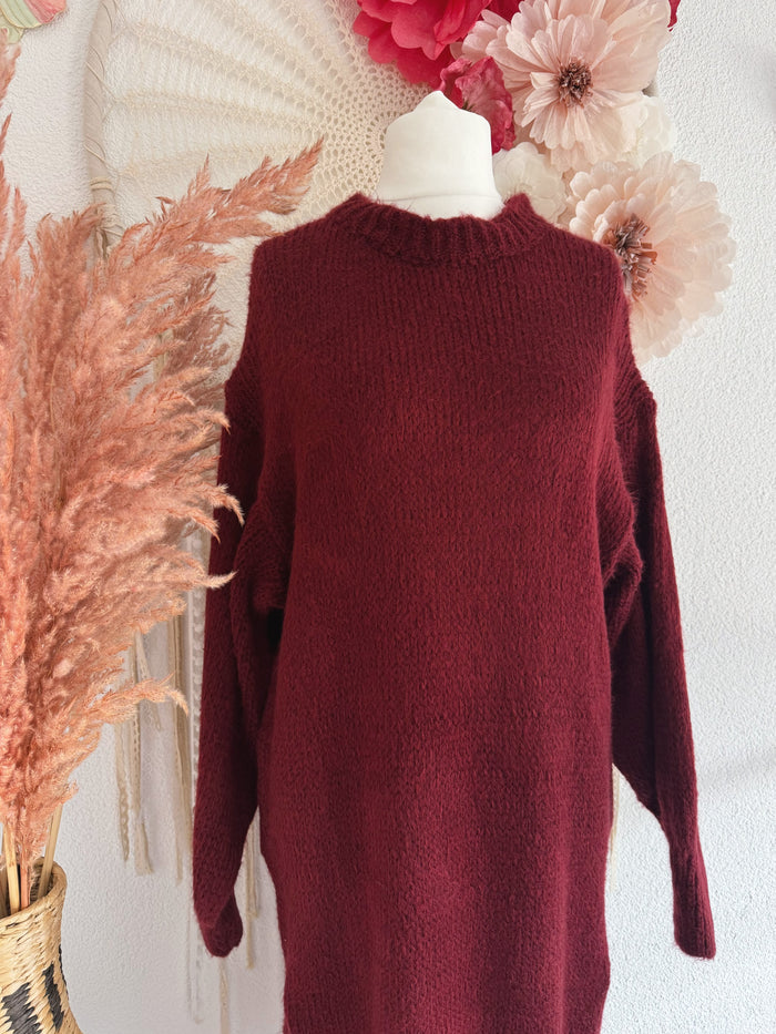 KUSCHELIGES STRICKKLEID MIT SPITZENSAUM IN BORDEAUX - ONE SIZE -