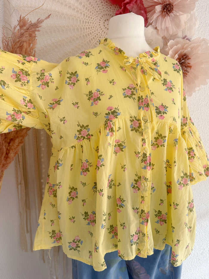 VERSPIELTE OVERSIZED BLUSE MIT FLORALEM PRINT IN GELB - ONE SIZE -