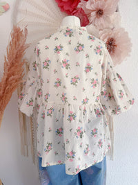 VERSPIELTE OVERSIZED BLUSE MIT FLORALEM PRINT IN CREME - ONE SIZE -