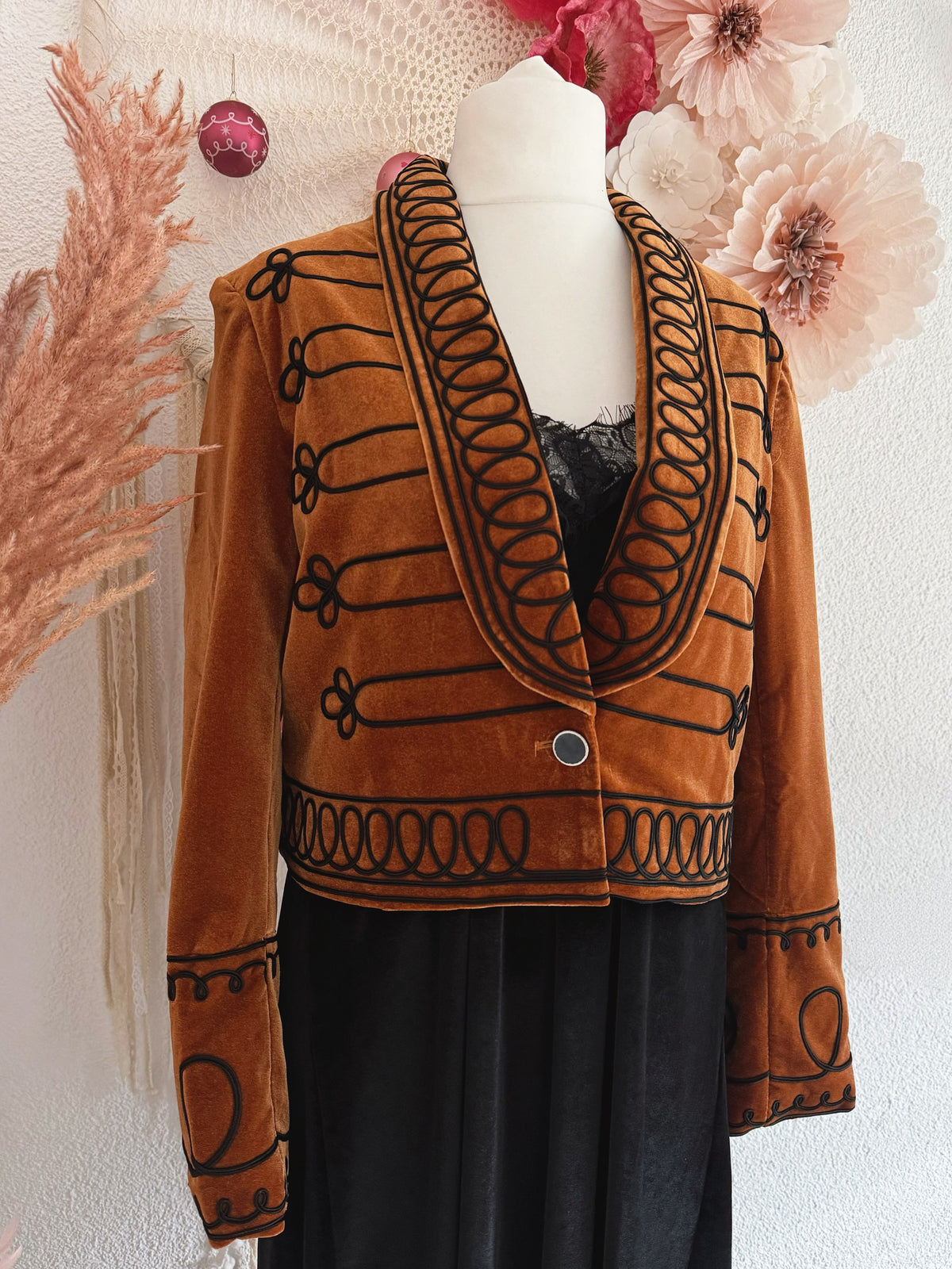 SAMTJACKE IM MILITARY-STIL IN BERNSTEIN - VERSCH. GRÖßEN