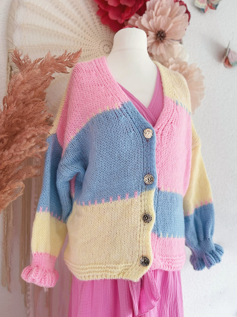 WEICHE & KUSCHELIGE STRICKJACKE MIT ROSA - ONE SIZE -