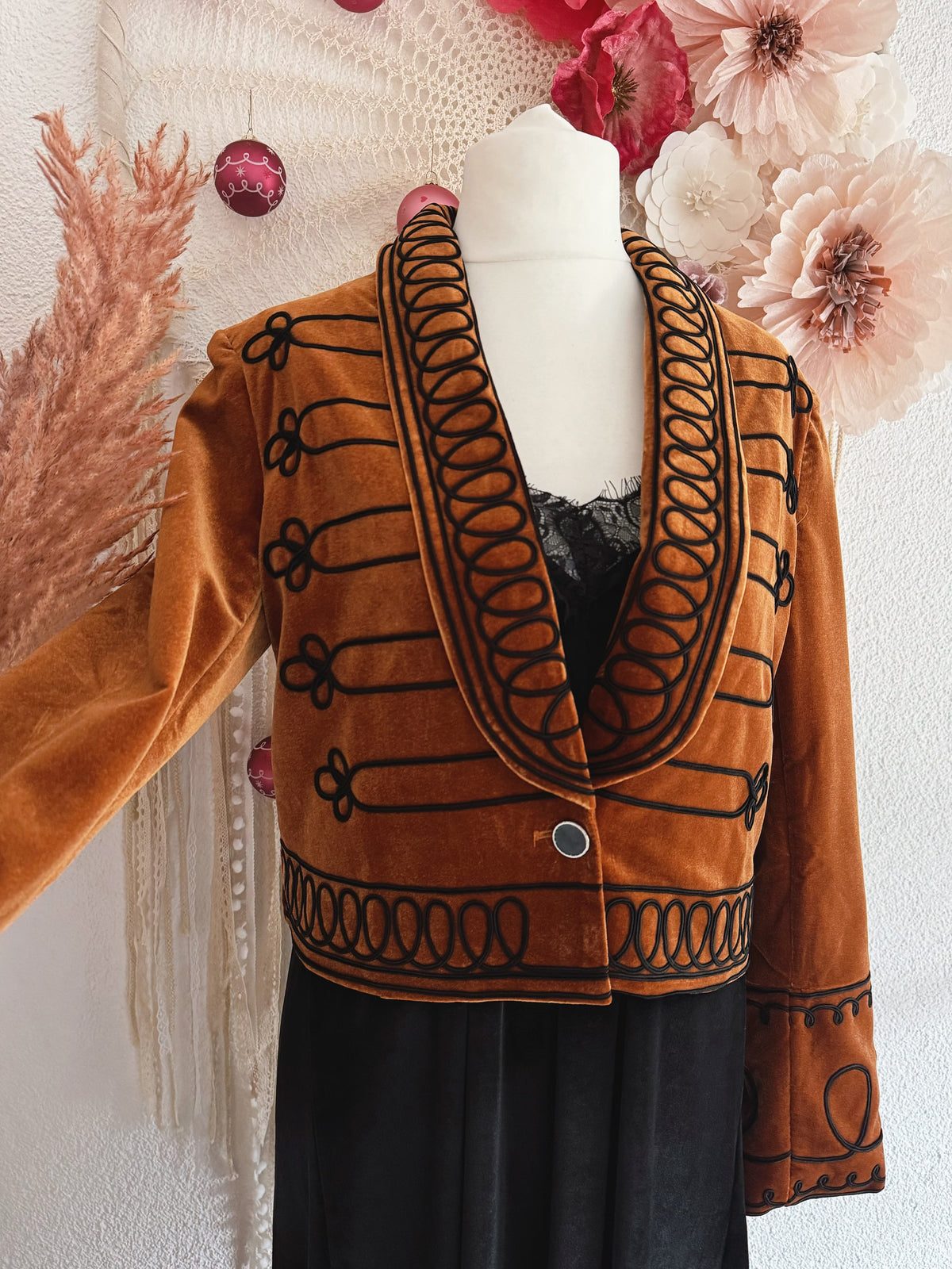 SAMTJACKE IM MILITARY-STIL IN BERNSTEIN - VERSCH. GRÖßEN