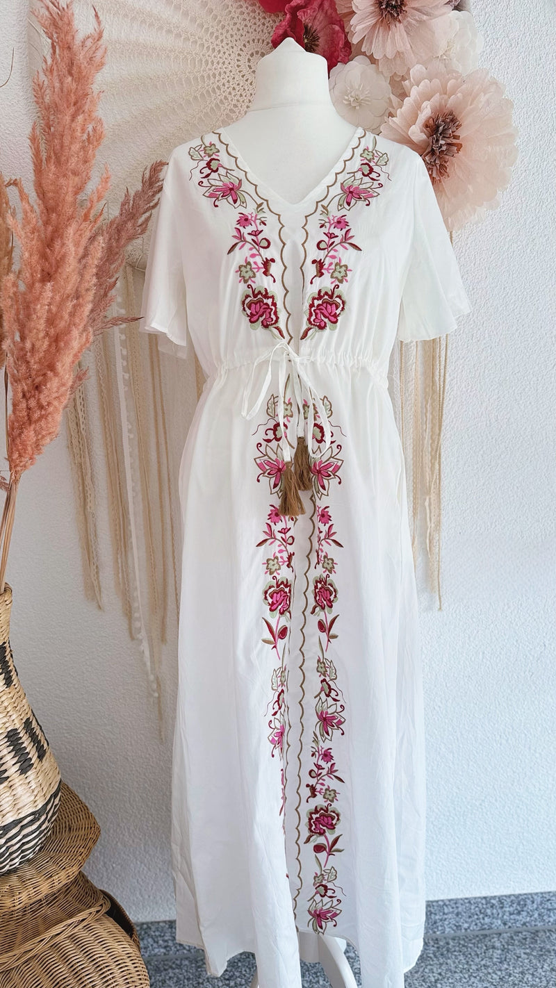 MAXIKLEID MIT BLUMENSTICKEREIEN IN WEIß- VERSCH. GRÖßEN