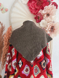 KUSCHELIGES HALSTUCH IN BRAUN