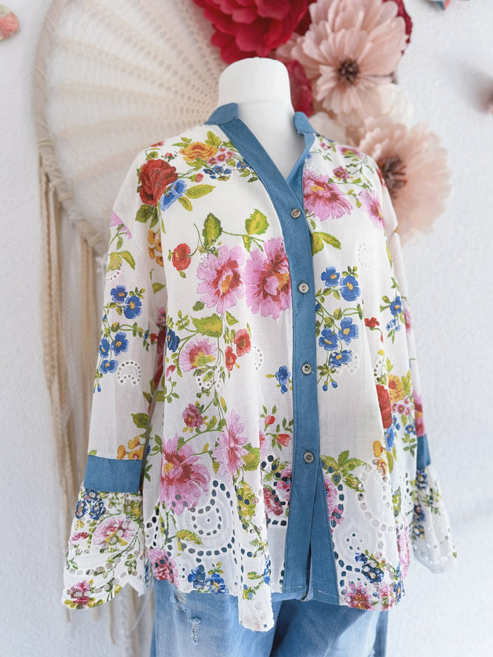 BLUSE MIT LOCHSPITZE UND BLÜTENPRINT - ONE SIZE -