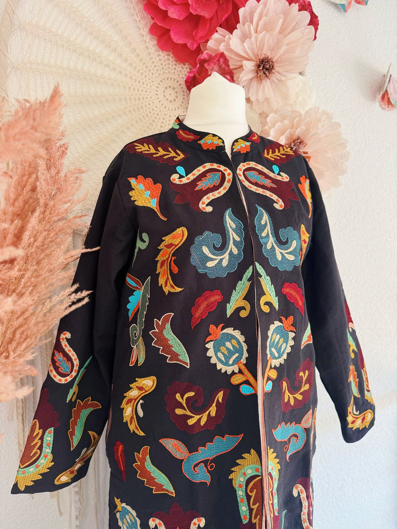 BOHOMANTEL MIT BUNTEN STICKEREIEN - VERSCH. GRÖßEN