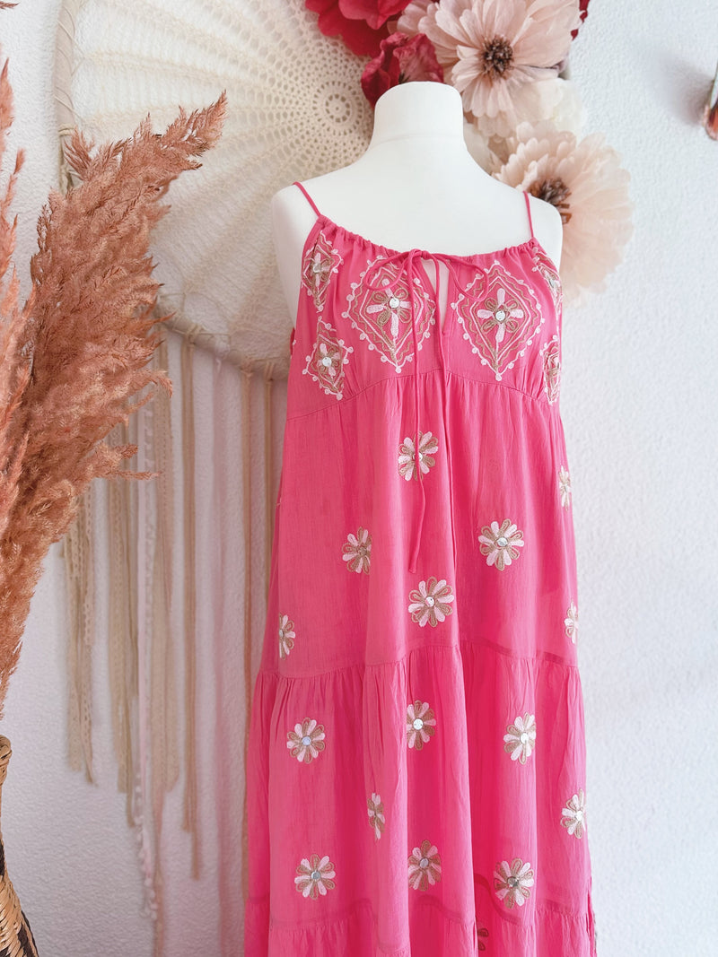 TRÄGERKLEID IN PINK MIT BLUMENSTICKEREIEN - ONE SIZE -
