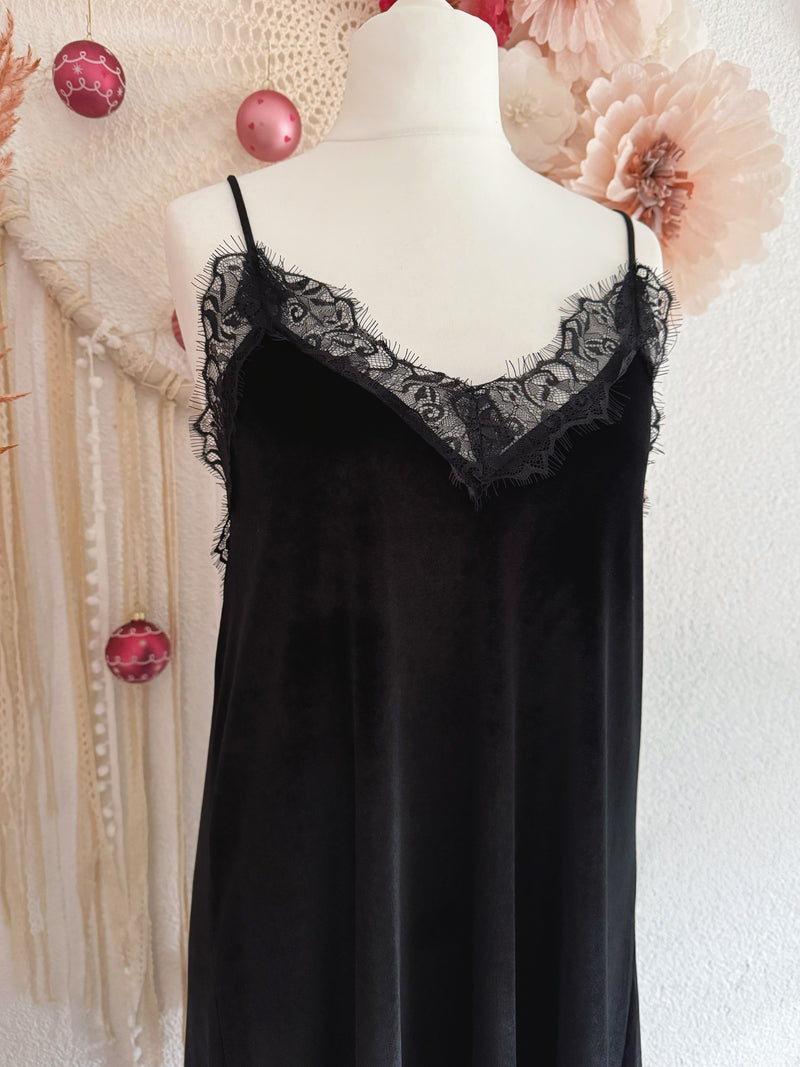 SLIP-DRESS AUS SAMT MIT SPITZENBORDÜRE - ONE SIZE -