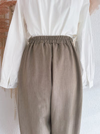 ELEGANTE STOFFHOSE IN MELIERTEM TAUPE - ONE SIZE -