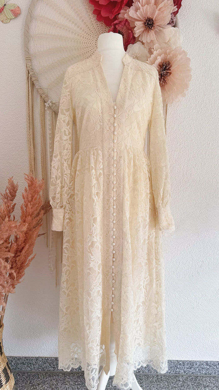 SPITZENKLEID IN MIDILÄNGE - VERSCH. GRÖßEN