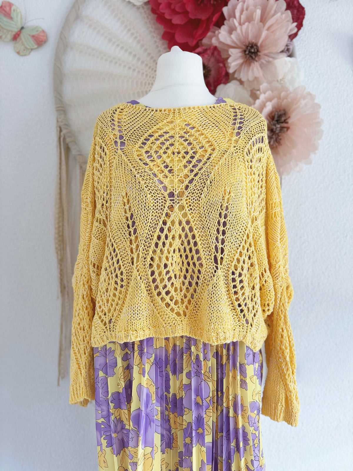 OVERSIZED CROCHETOBERTEIL IN GELB - ONE SIZE -