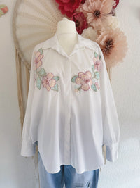 OVERSIZED BLUSE MIT STICKEREIEN AN DER FRONT - ONE SIZE -