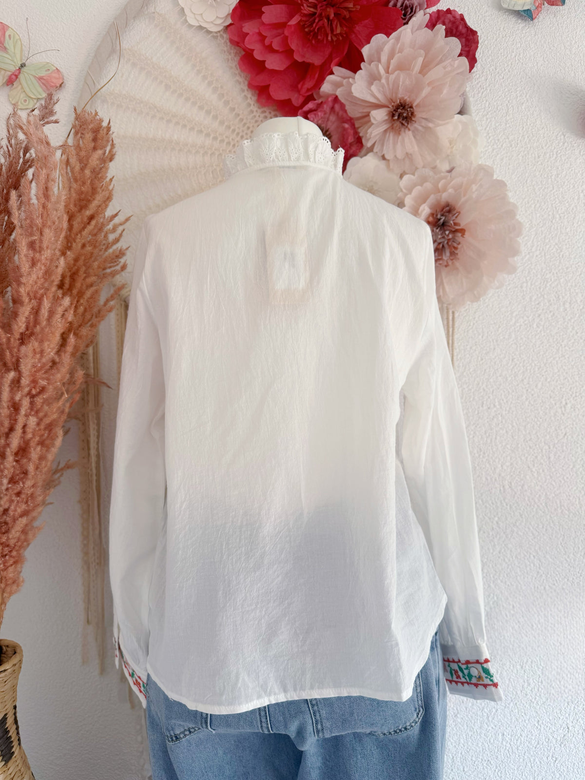ROMANTISCHE FOLKLORE-BLUSE MIT LOCHSTICKEREI - VERSCH. GRÖßEN -