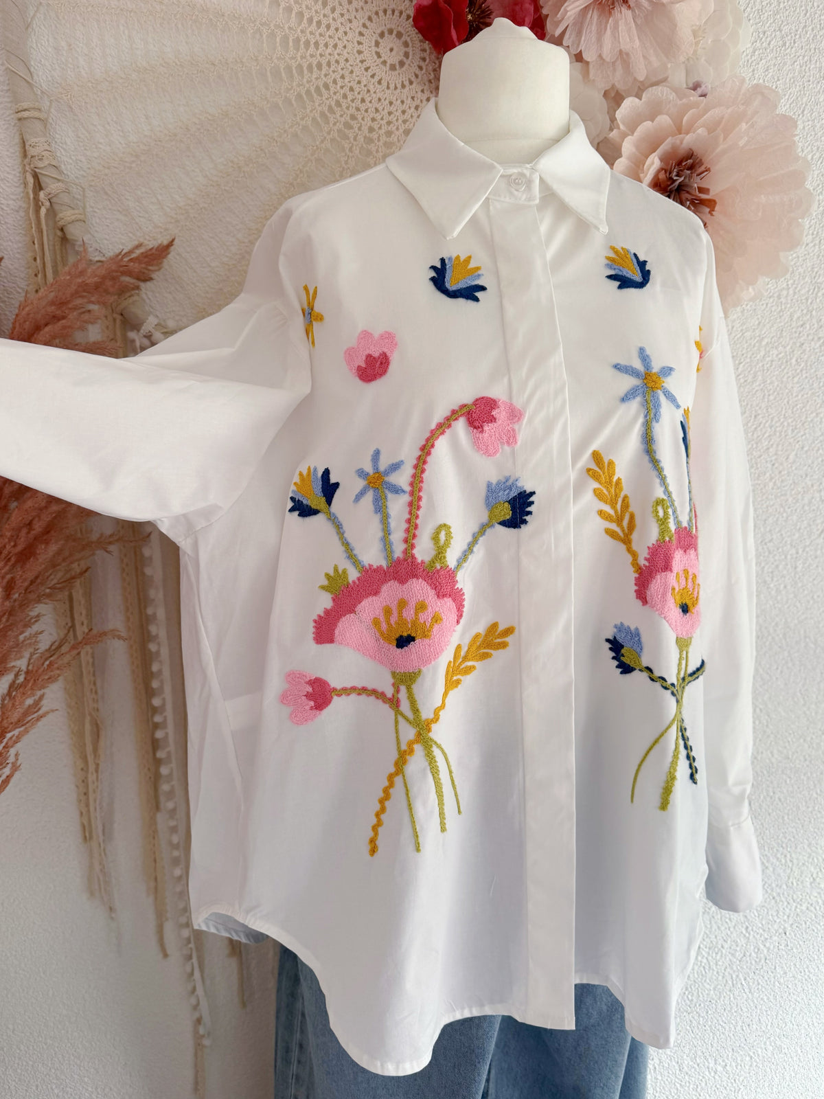 OVERSIZE-BLUSE MIT FLORALER STICKEREI - ONE SIZE -