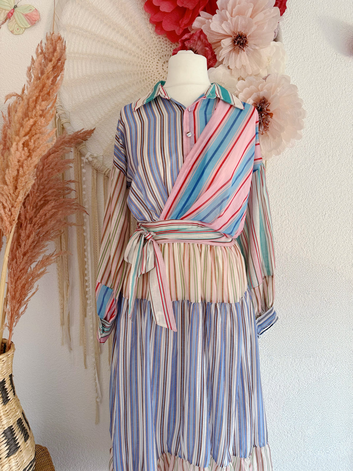 GESTREIFTES KLEIDCHEN MIT BALLONÄRMELN - ONE SIZE -