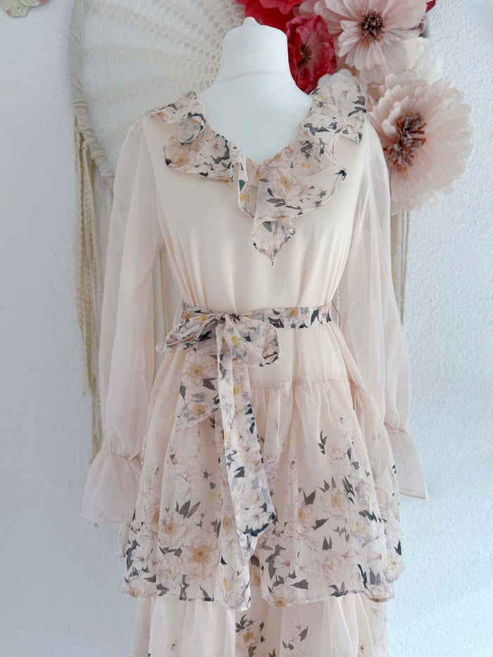 ROMANTISCHES MAXIKLEID MIT RÜSCHEN - VERSCH. GRÖßEN -