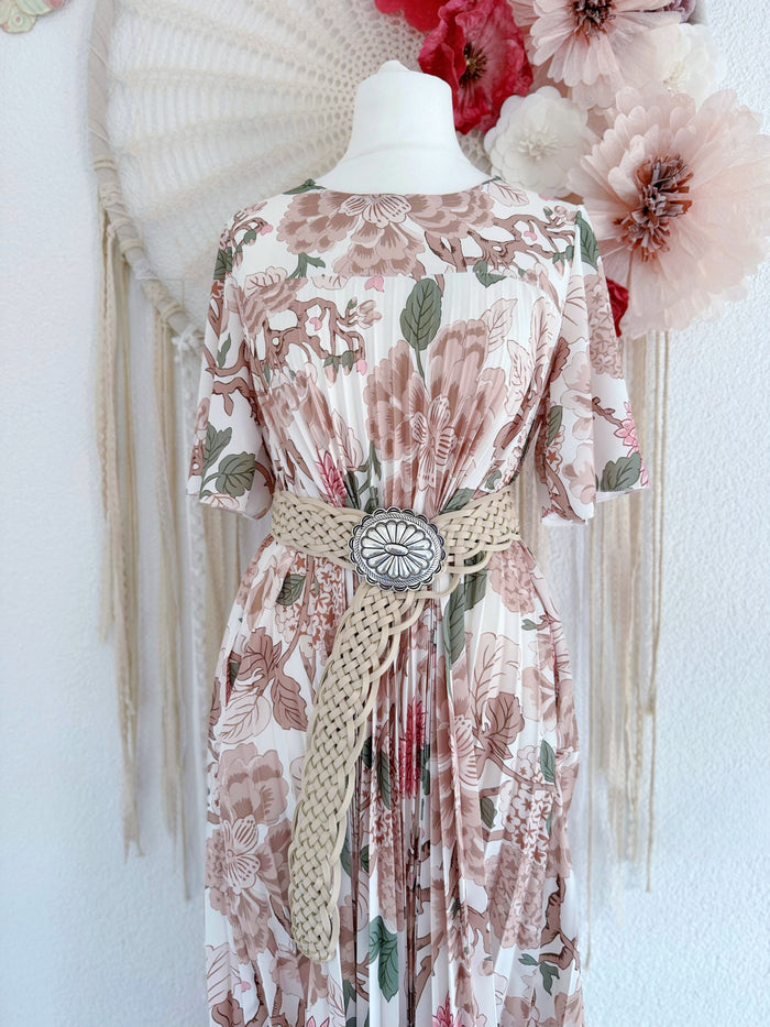 TAILLENGÜRTEL MIT GROßER SCHNALLE IN BEIGE