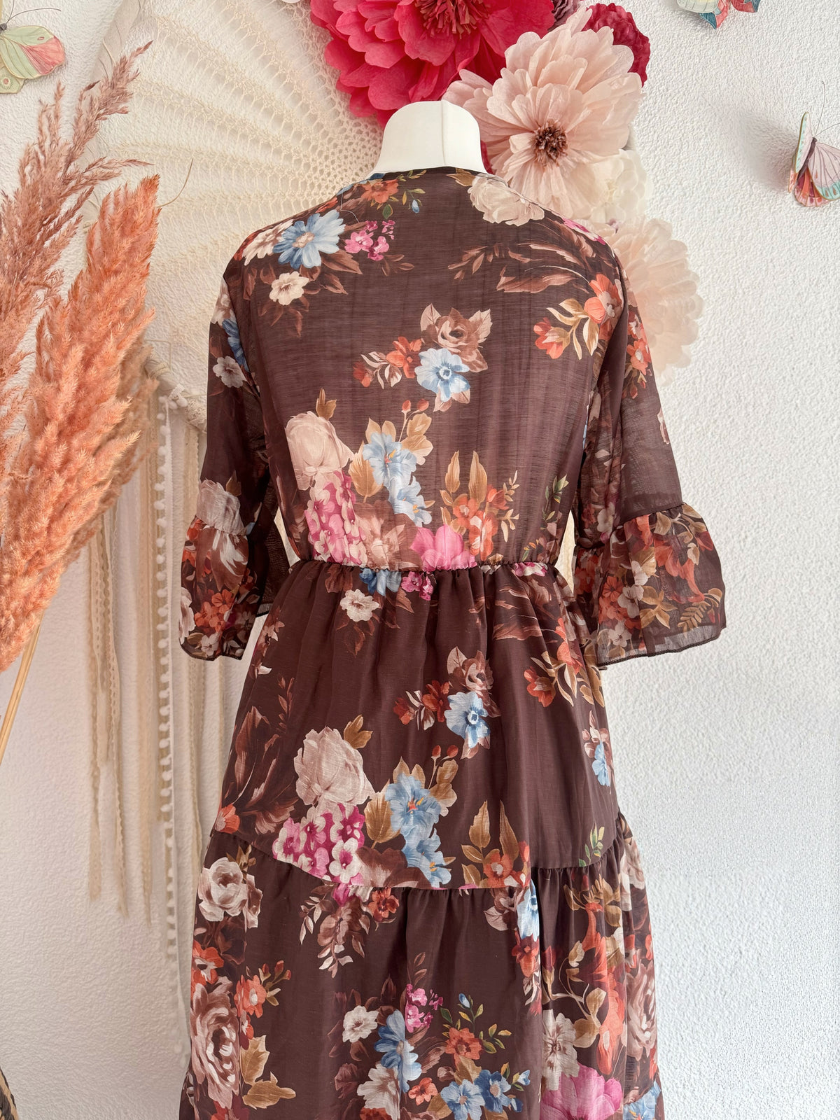 ROMANTISCHES MAXIKLEID MIT BLUMENPRINT UND RÜSCHEN IN BRAUN - ONE SIZE -
