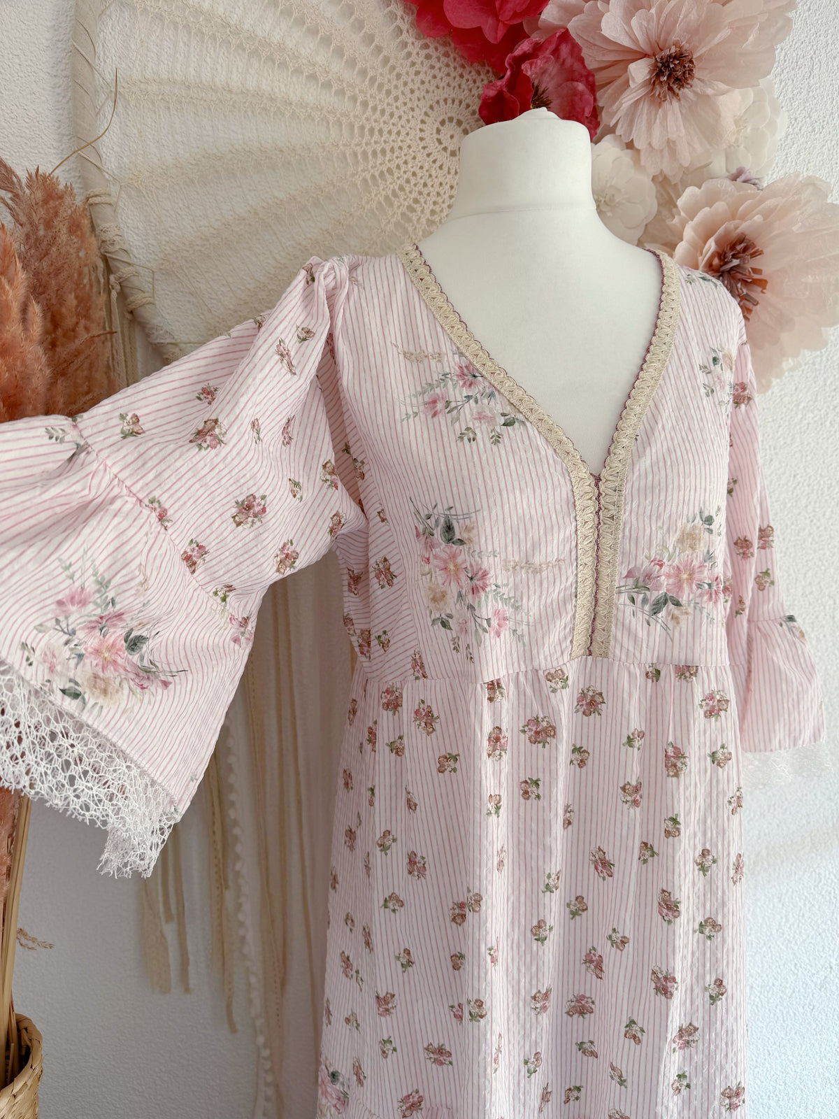 BEZAUBERNDES MIDIKLEID IM VINTAGE-STIL IN ROSA - ONE SIZE -