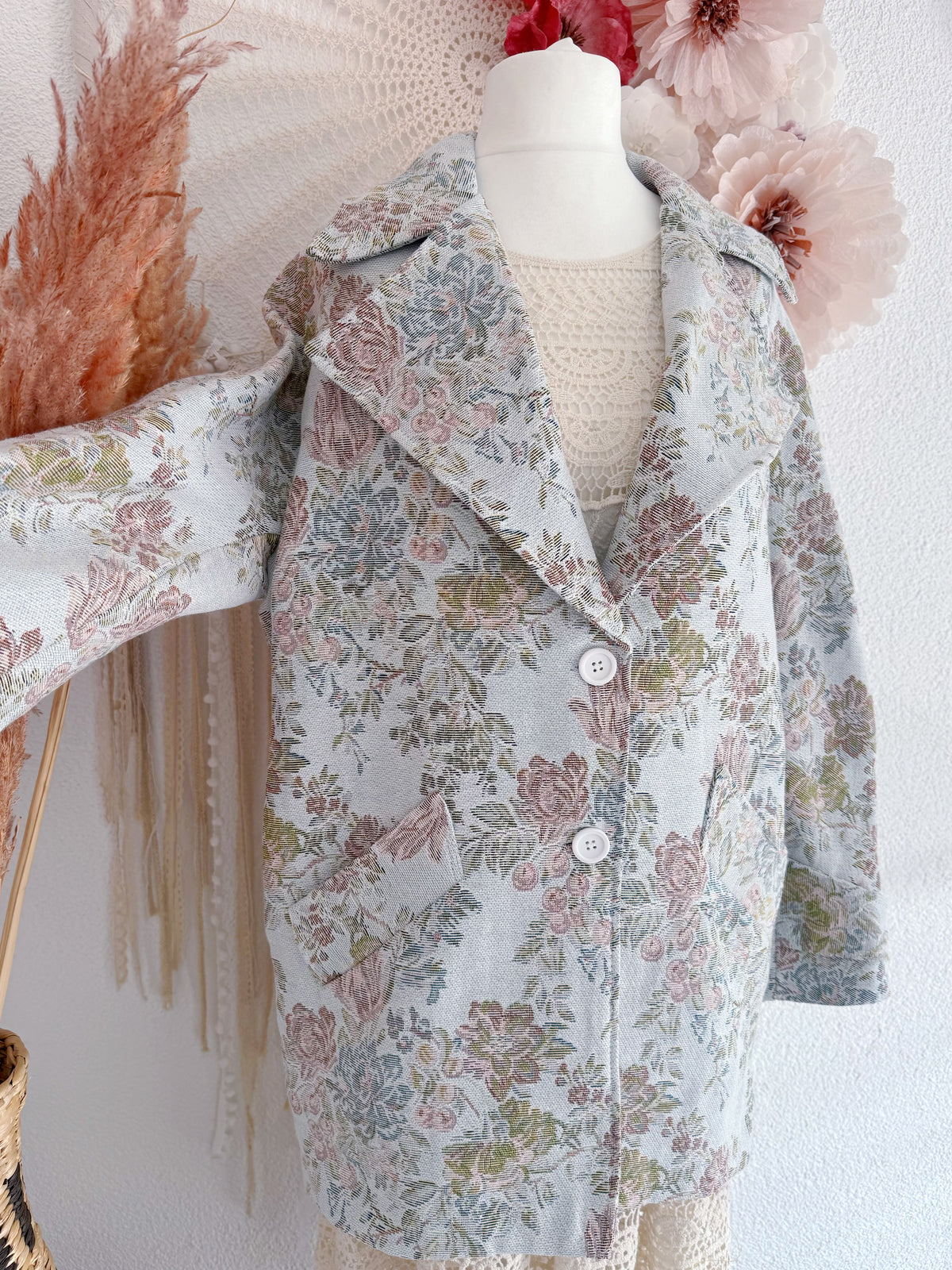 ROMANTISCHER GOBELIN BLAZER MIT BLUMENMUSTER - ONE SIZE -