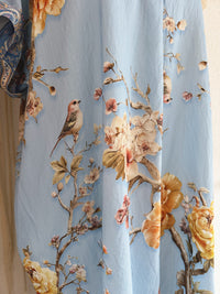 OVERSIZE KLEID MIT VOGELPRINT & PFINGSTROSEN IN BLAU - ONE SIZE -