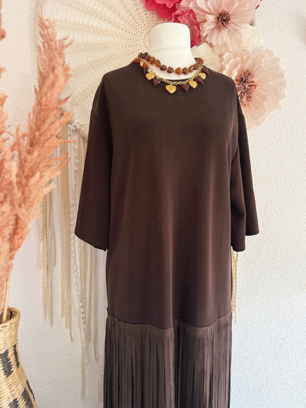 MAXIKLEID MIT FRANSEN IN BRAUN - ONE SIZE -