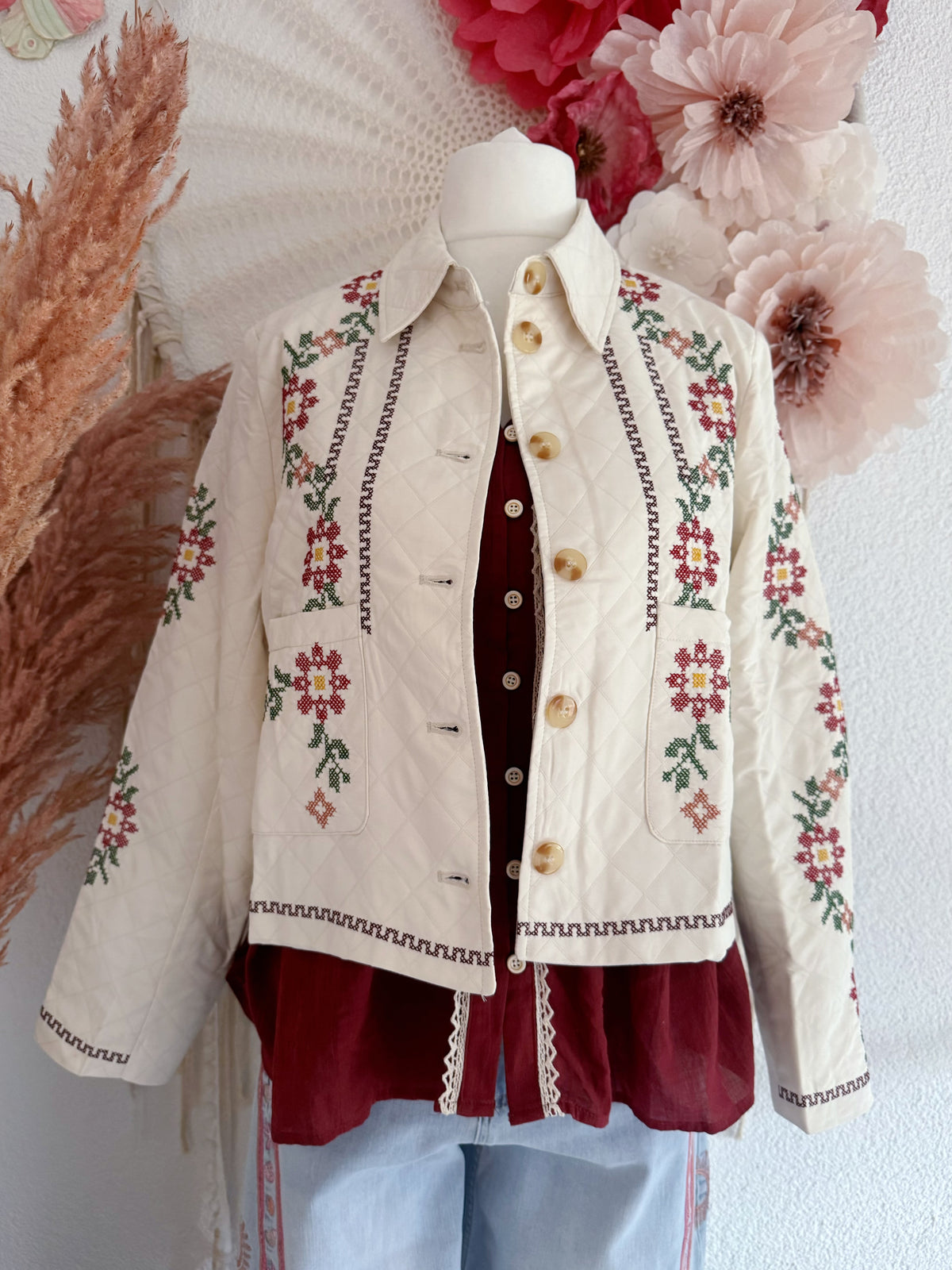 GESTEPPTE JACKE MIT STICKEREIEN - VERSCH. GRÖßEN -