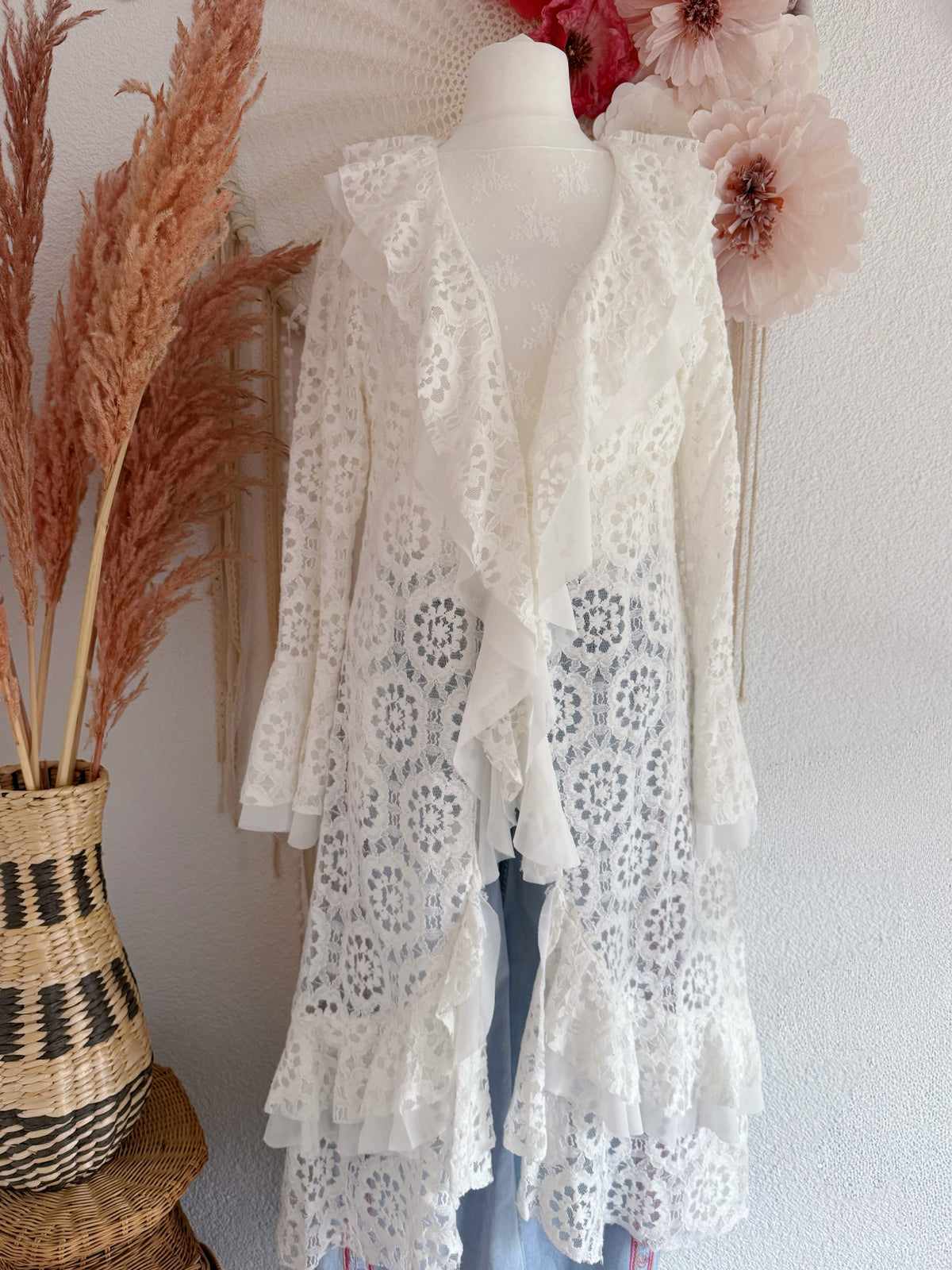BODENLANGER SPITZEN-CARDIGAN FÜR BOHO-TRÄUME - ONE SIZE -
