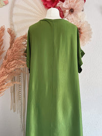 OVERSIZED MAXIKLEID MIT V-AUSSCHNITT IN GRÜN - ONE SIZE -