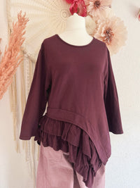 ASYMMETRISCHES LONGSLEEVE MIT VERSPIELTEM VOLANT-DETAIL IN AUBERGINE - ONE SIZE