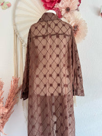 OVERSIZED LONGBLUSE MIT BLUMENSTICKEREIEN & STRASS IN BRAUN - ONE SIZE -