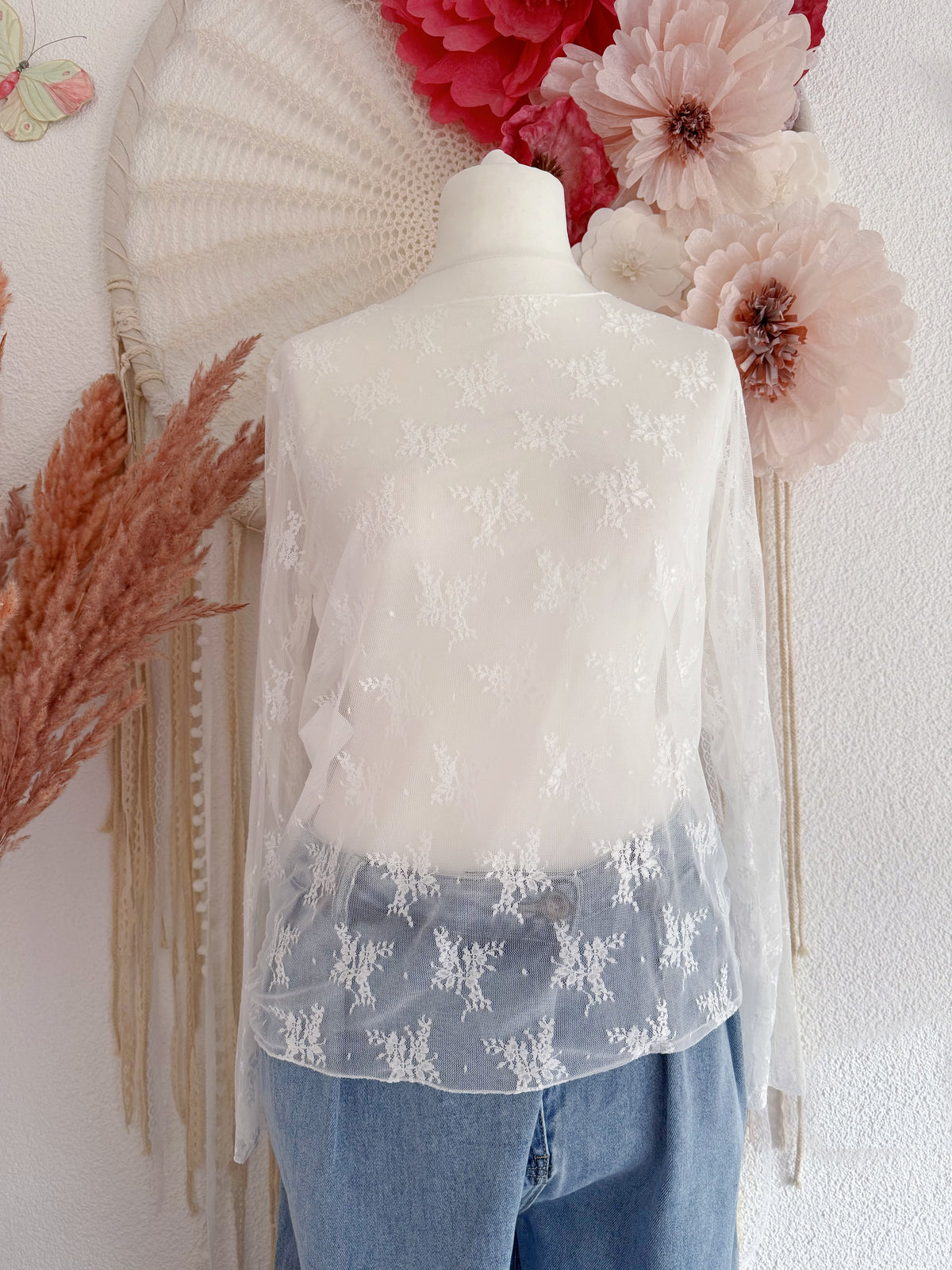 ZARTES SPITZEN-LANGARMSHIRT IN WEIß - ONE SIZE -