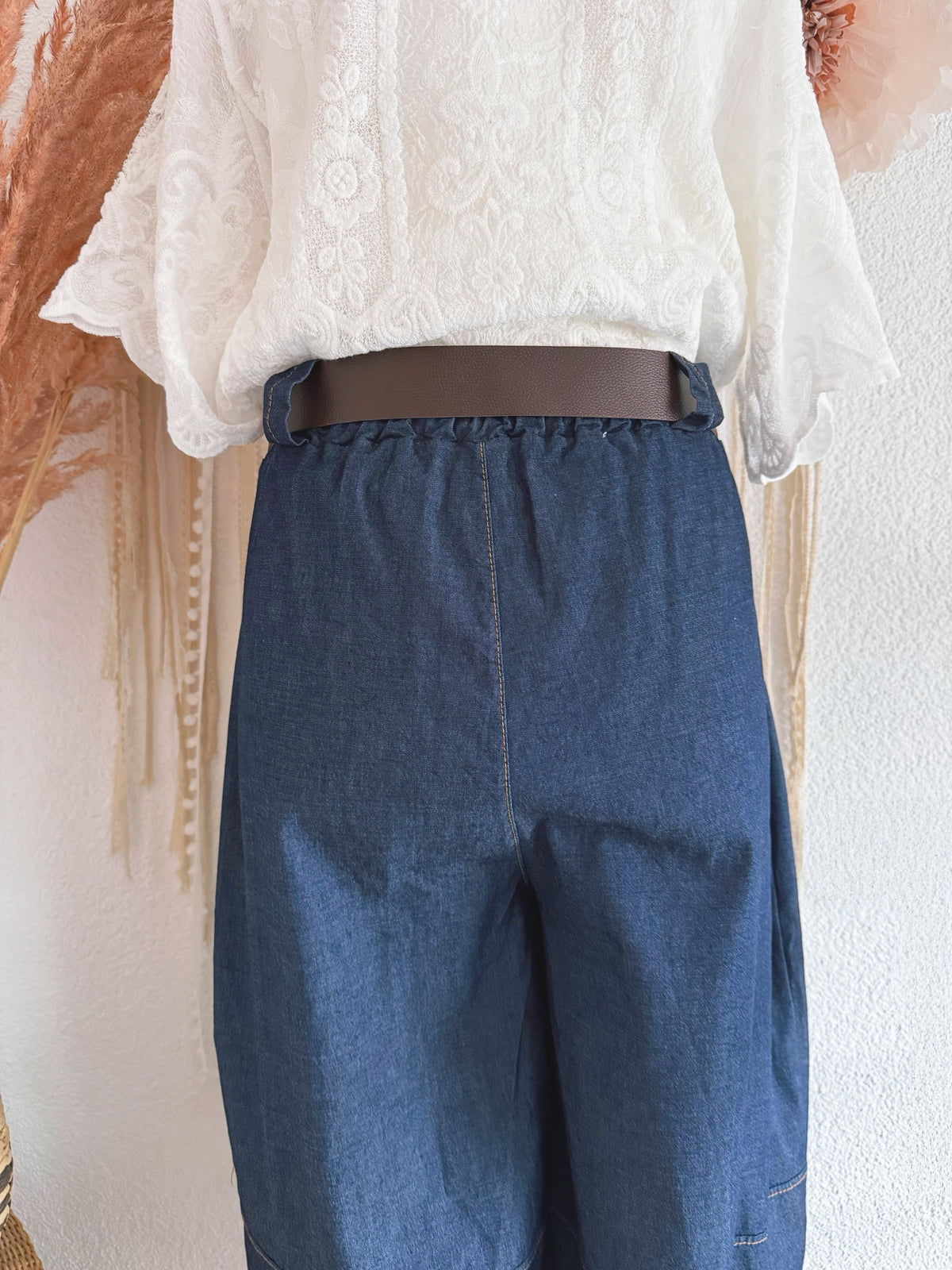 WIDE-LEG-HOSE IN DENIM-OPTIK & GÜRTEL - ONE SIZE -