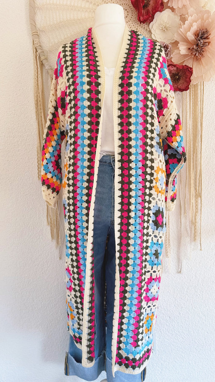 CROCHETCARDIGAN IN MIDILÄNGE MIT PINK - ONE SIZE -