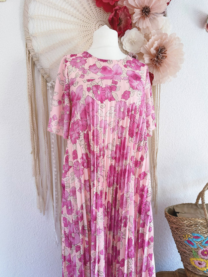 PLISSEEKLEID MIT ÄRMELCHEN UND BLÜTENPRINT IN PINK - ONE SIZE -