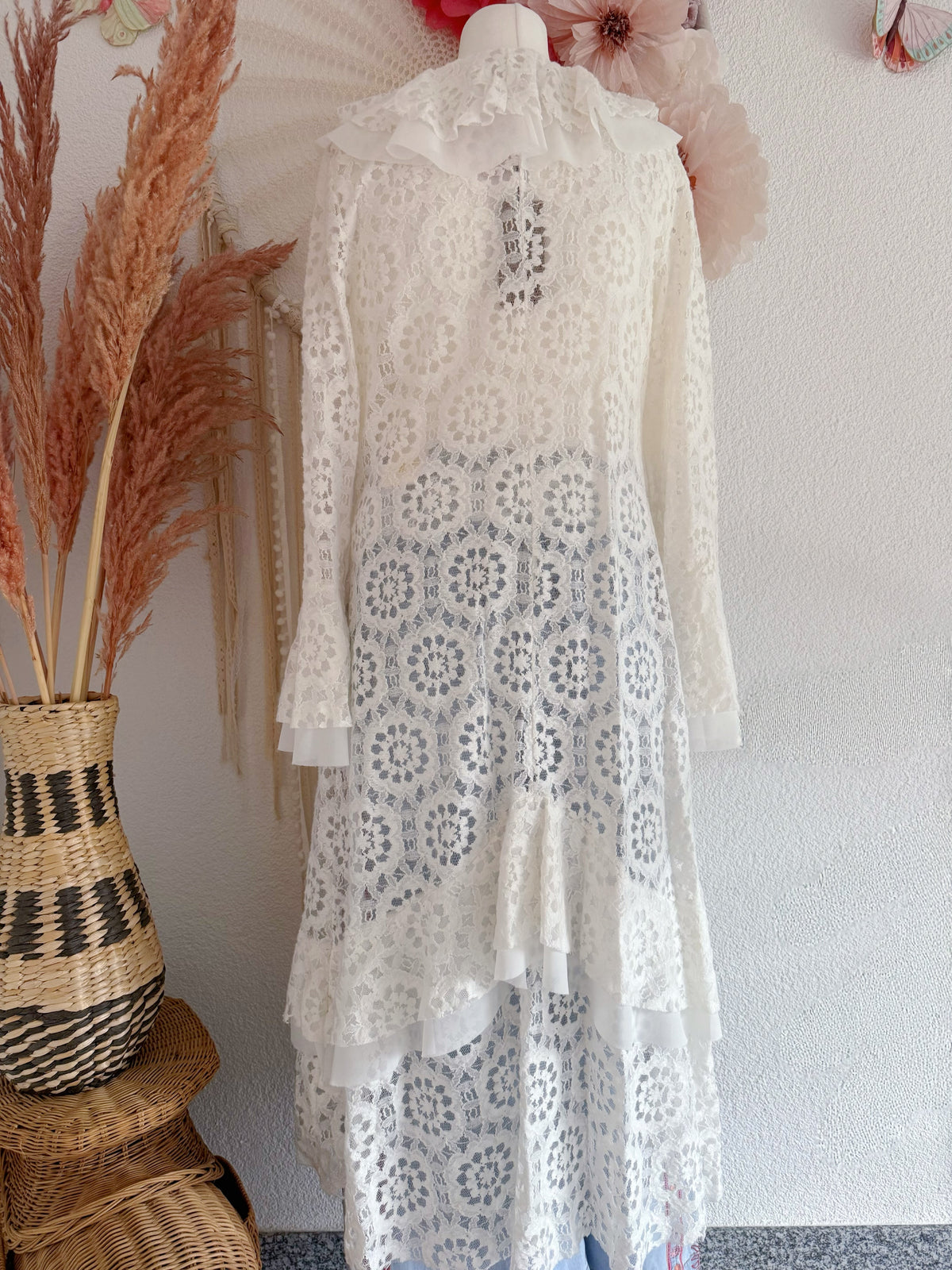 BODENLANGER SPITZEN-CARDIGAN FÜR BOHO-TRÄUME - ONE SIZE -