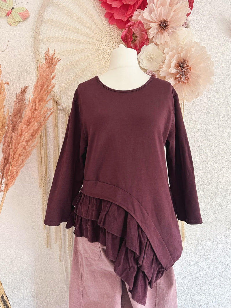 ASYMMETRISCHES LONGSLEEVE MIT VERSPIELTEM VOLANT-DETAIL IN AUBERGINE - ONE SIZE