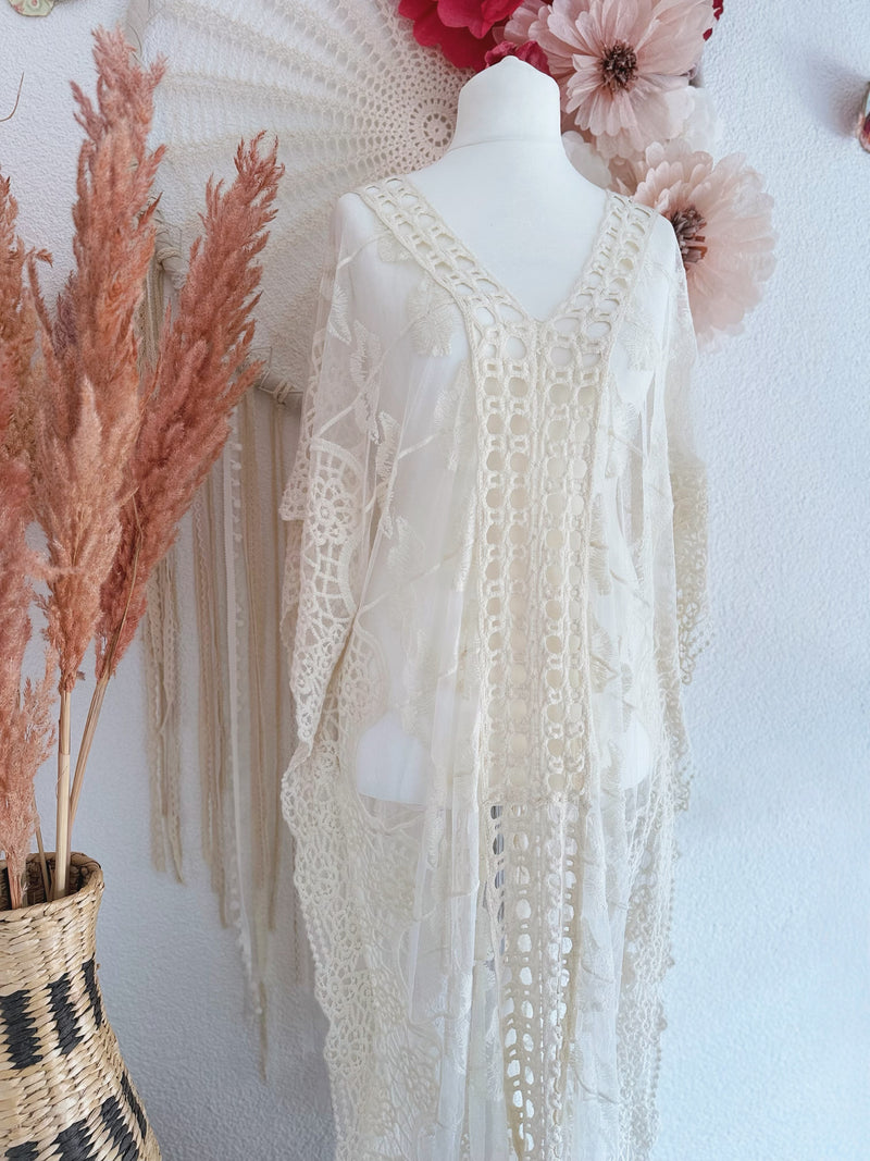 KAFTANKLEID IN CREME AUS SPITZE - ONE SIZE -