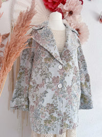 ROMANTISCHER GOBELIN BLAZER MIT BLUMENMUSTER - ONE SIZE -