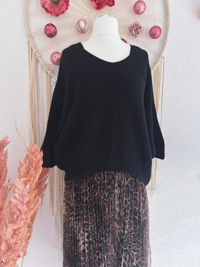 PLISSEEKLEID MIT TÜLL UND STRICKPULLOVER IN SCHWARZ MIT LEO - ONE SIZE -