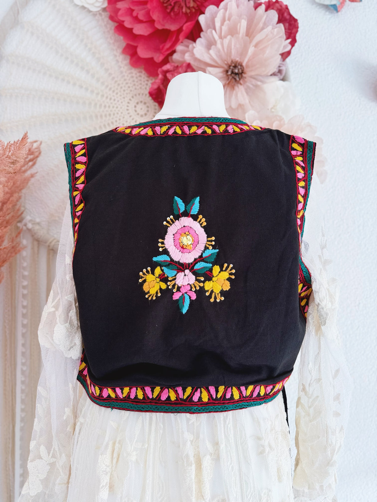 FLORALE BOHOWESTE MIT STICKEREIEN UND PAILLETTEN- ONE SIZE -